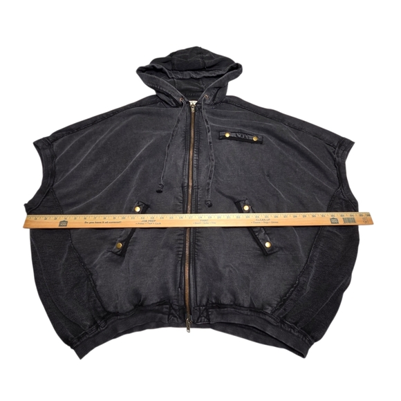 We The Free What’s Next Hooded Poncho Vest Washed Black Oversized Medium NWT - Picture 10 of 16